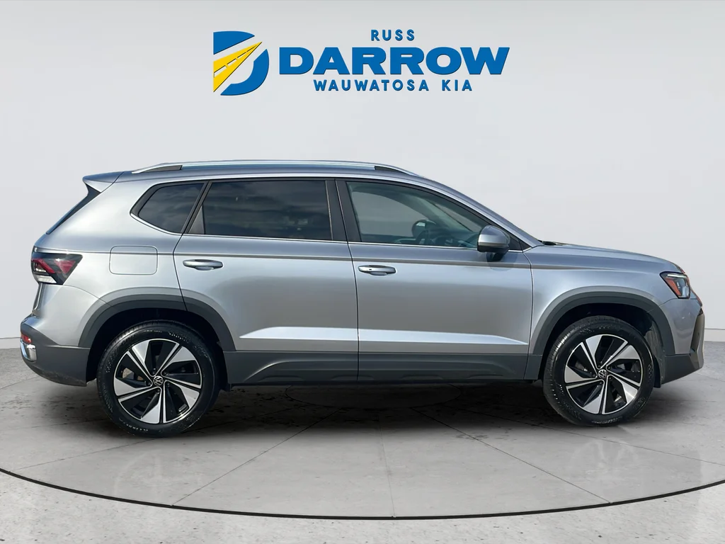 Used 2025 Gray Volkswagen 1.5T SE image 6