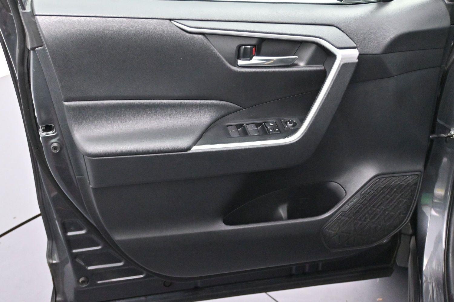 Used 2021 Magnetic Gray Metallic Toyota XLE image 9