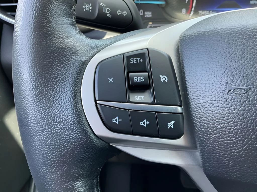 Used 2023 White Ford XLT image 25