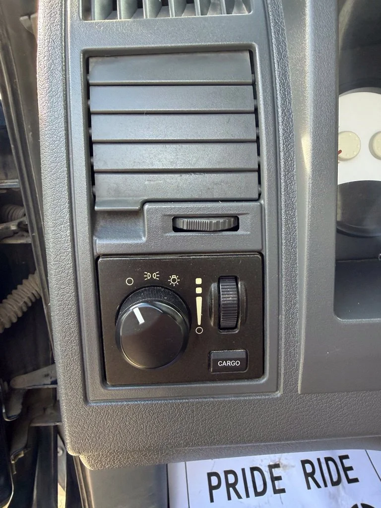 Used 2005 Blue Dodge ST image 11