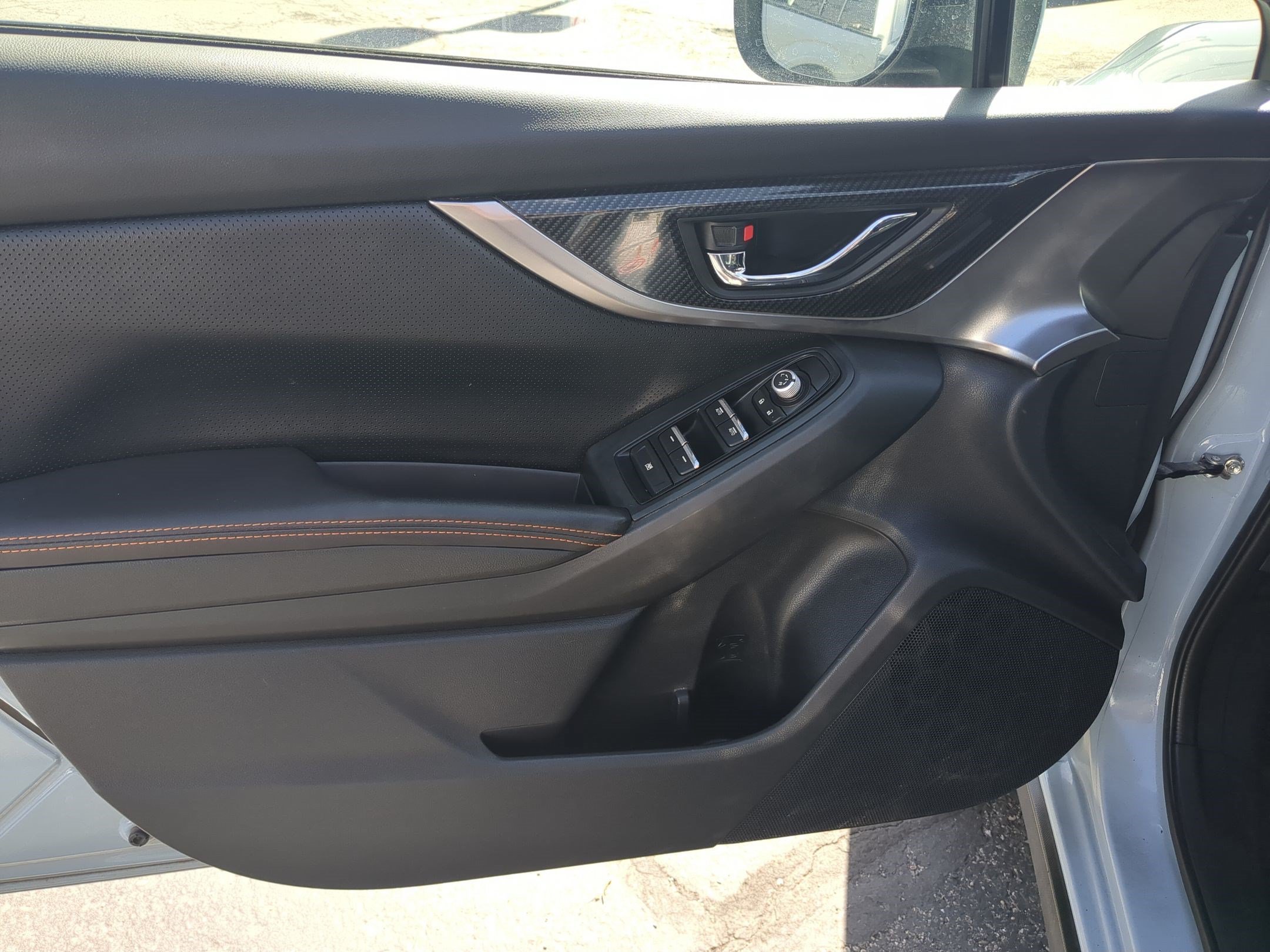 Used 2019 Cool Gray Khaki Subaru Limited image 12