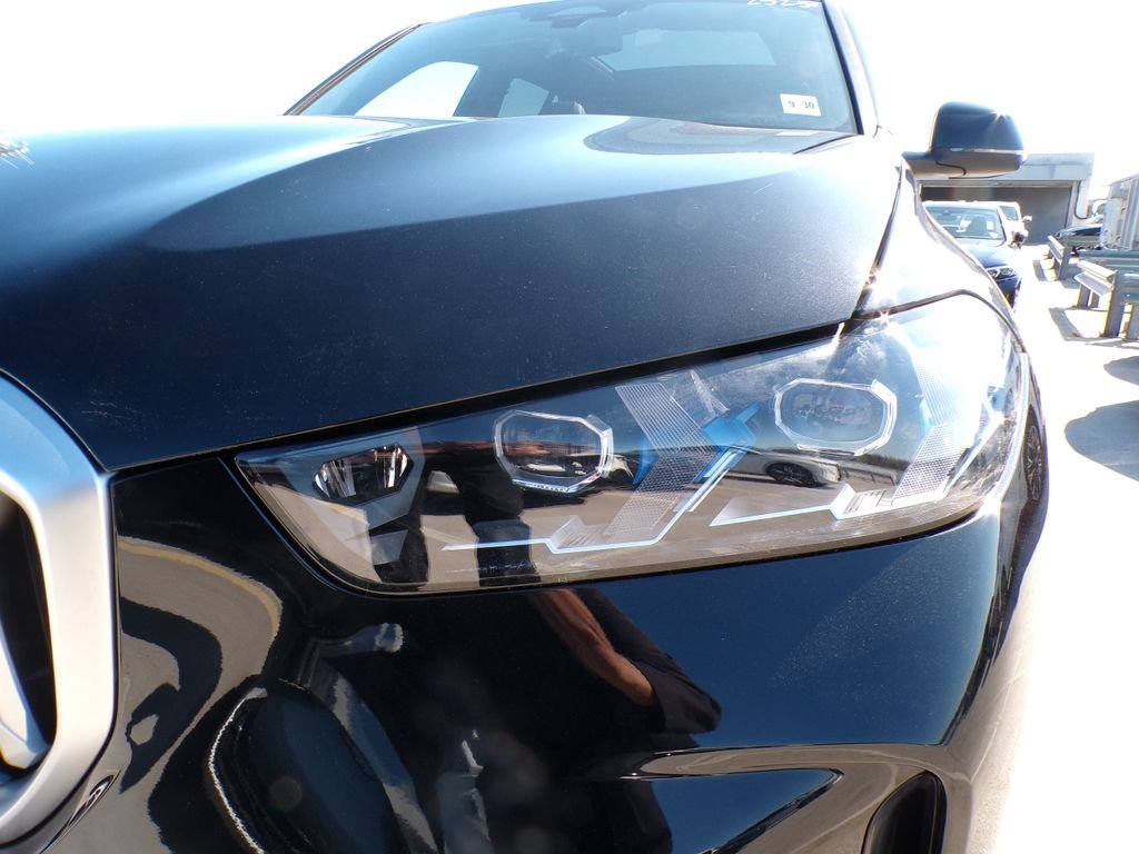 Certified Used 2026 Black Sapphire Metallic BMW xDrive40i image 9