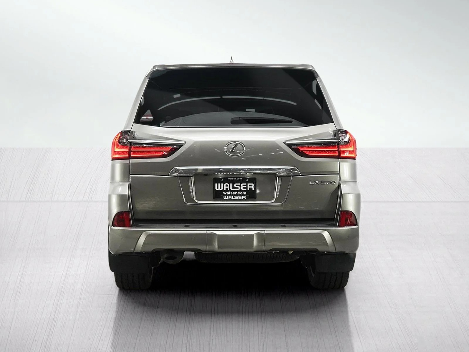 Used 2018 Silver Lexus 570 image 4