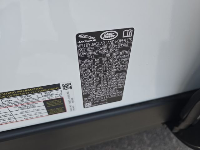 New 2026 Fuji White Land Rover SE image 24