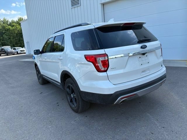 Used 2016 White Ford XLT image 11