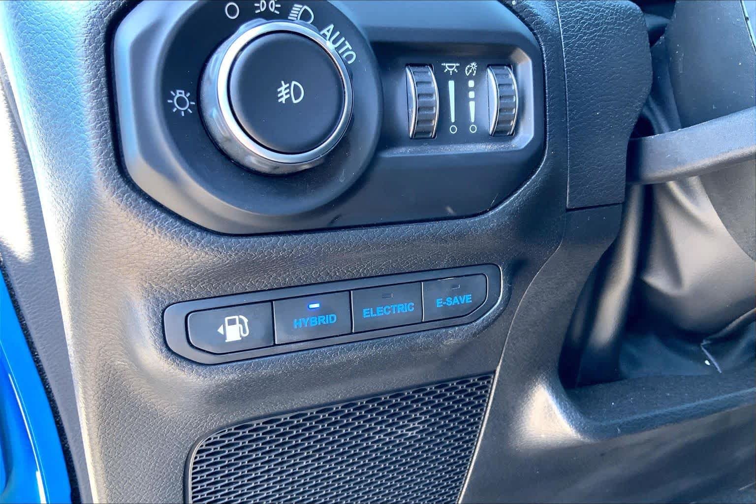 Used 2022 Hydro Blue Pearlcoat Jeep Unlimited Rubicon image 35