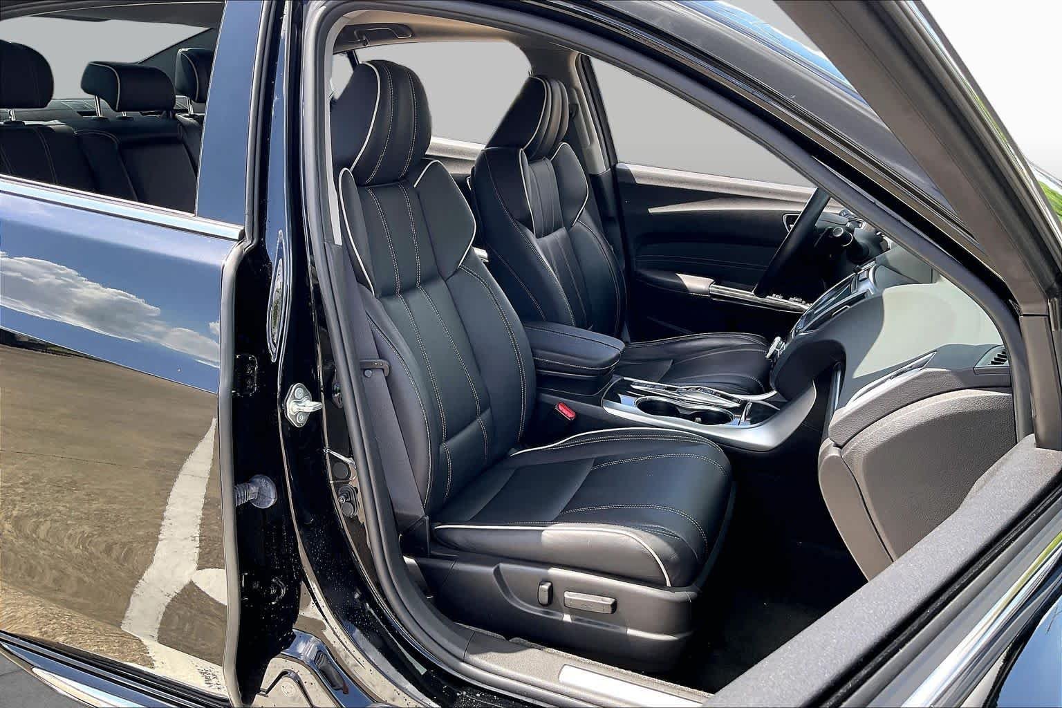 Used 2018 Crystal Black Pearl Acura w/Technology Pkg image 8