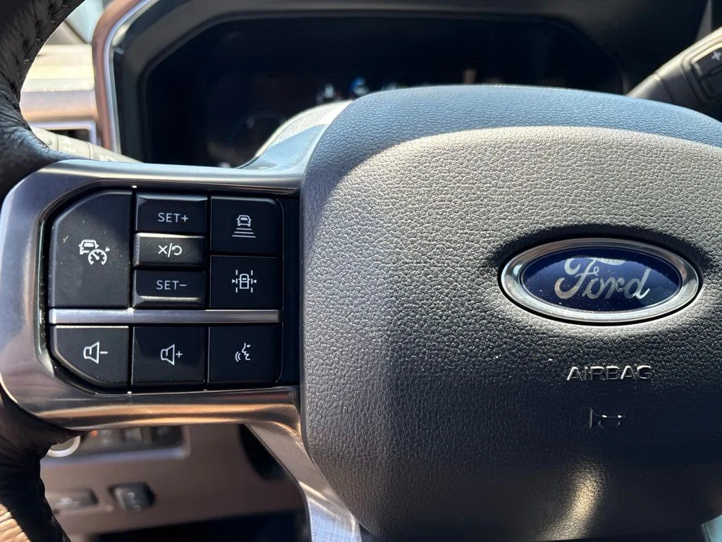 Used 2025 White Ford King Ranch image 22