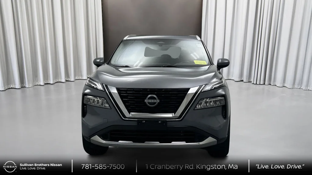 Used 2023 Gray Nissan Platinum image 2
