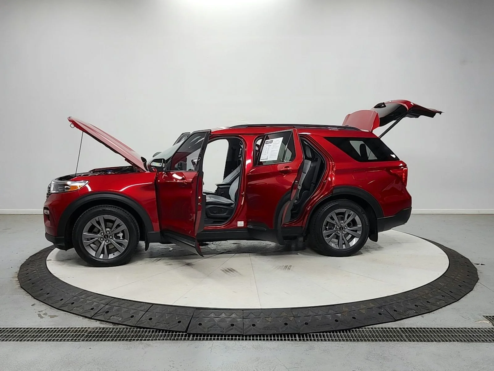 Used 2021 Red Ford XLT image 14