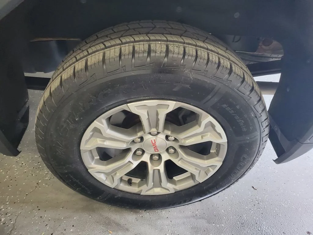 Used 2020 PACIFIC BLUE METALLIC GMC SLE image 32