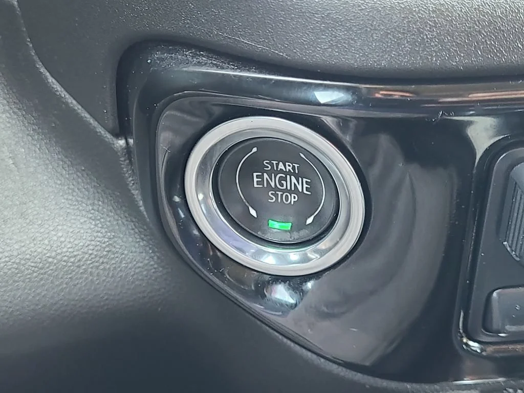Used 2024 Dynamic Blue Metallic GMC Elevation image 22