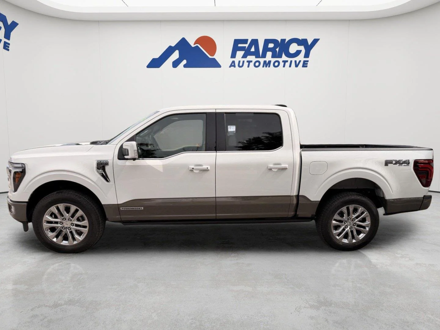 Used 2025 Star White Metallic Tri-Coat/Marsh Gray Ford King Ranch image 2