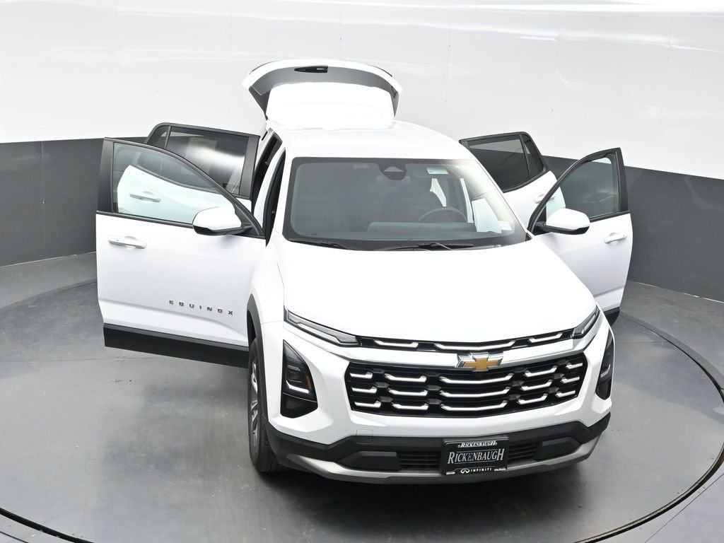 Used 2025 White Chevrolet LT image 42