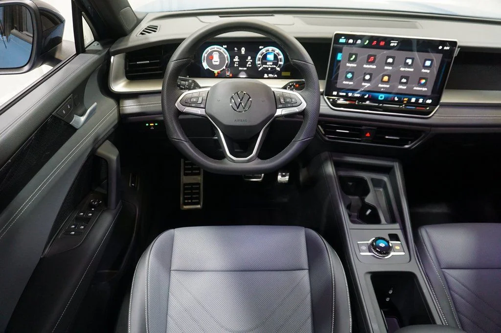 2026 Volkswagen Tiguan SE R-LINE BLACK - Photo 12