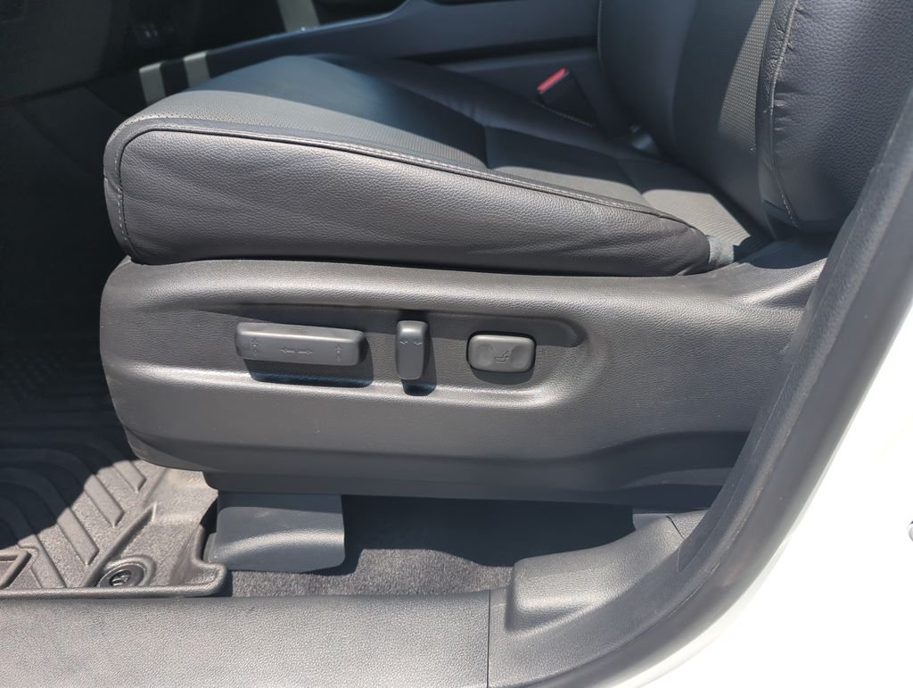 Used 2025  Honda RTL image 12