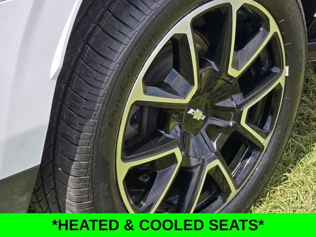 Used 2022 White Chevrolet RST image 12