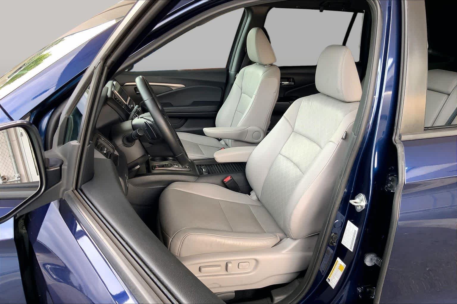 Used 2021 Obsidian Blue Pearl Honda EX-L image 8