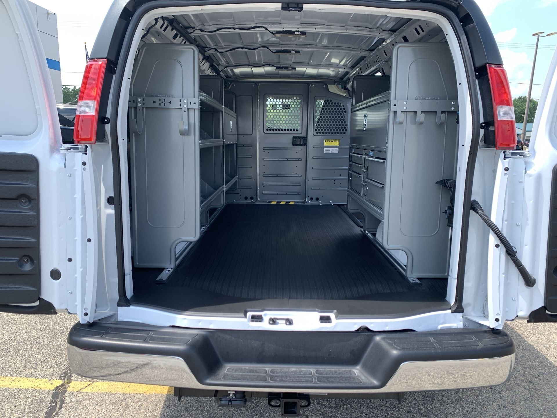 2025 GMC Savana Cargo Work Van - Photo 49