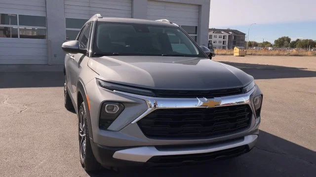Used 2025 Gray Chevrolet LT image 5