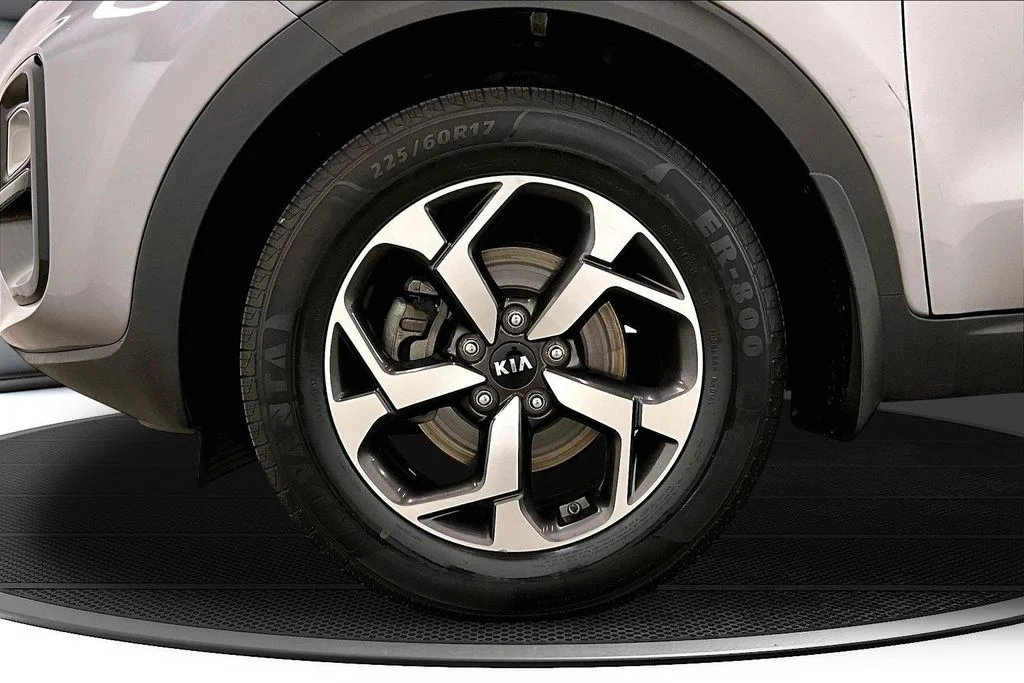 Used 2022 Gray Kia LX image 33