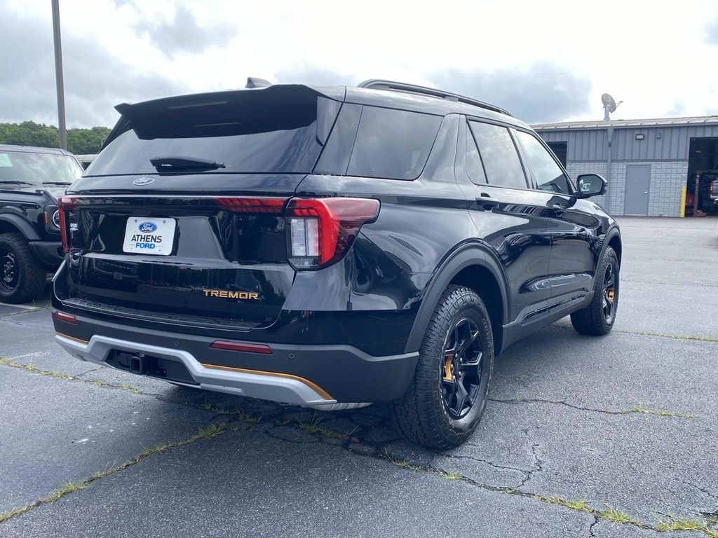 New 2026 Agate Black Metallic Ford Tremor® image 3
