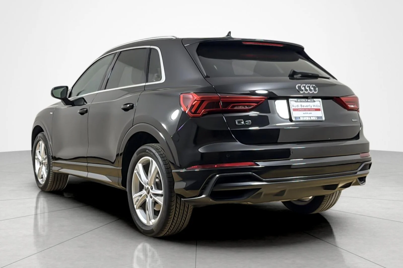 Used 2022 Mythos Black Metallic Audi S line Premium 45 TFSI quattro image 3