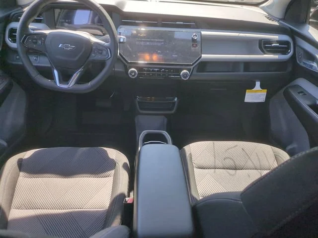 New 2027 Summit White Chevrolet LT image 21