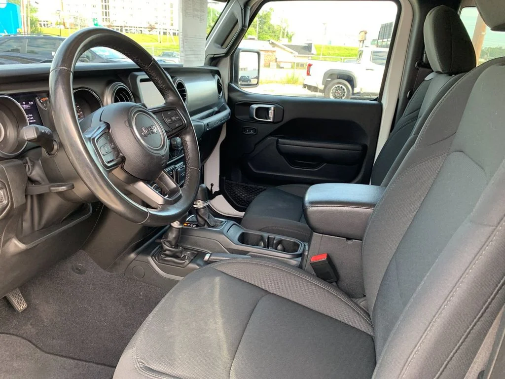 Used 2022 White Jeep Sport S image 11
