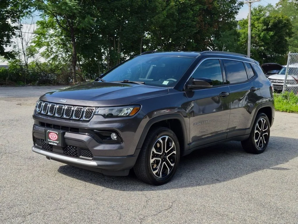 Used 2023 Gray Jeep Limited image 9
