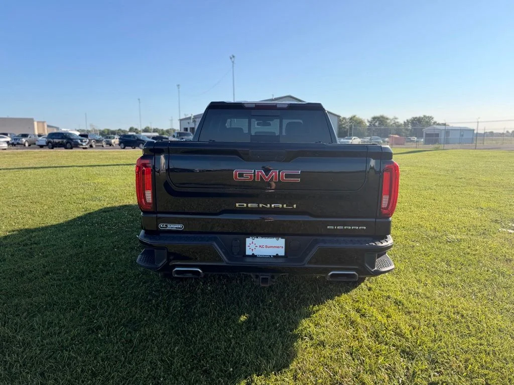 Used 2020 Onyx Black GMC Denali image 6