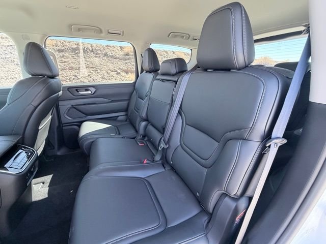 2026 Nissan Armada SV - Photo 38