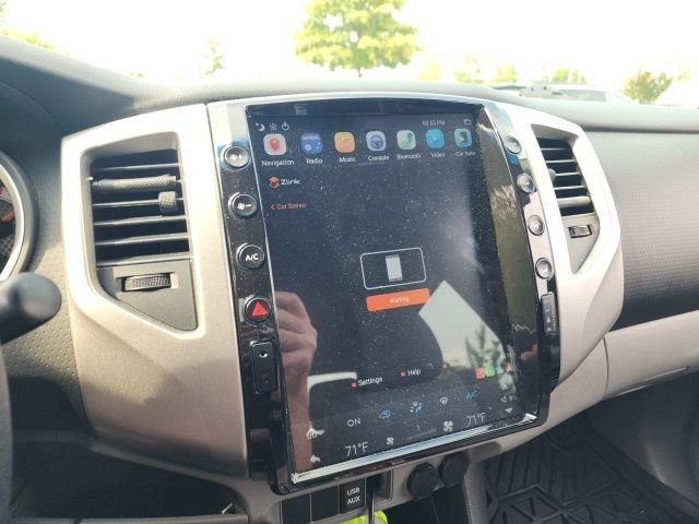 Used 2013 Silver Toyota Base image 27