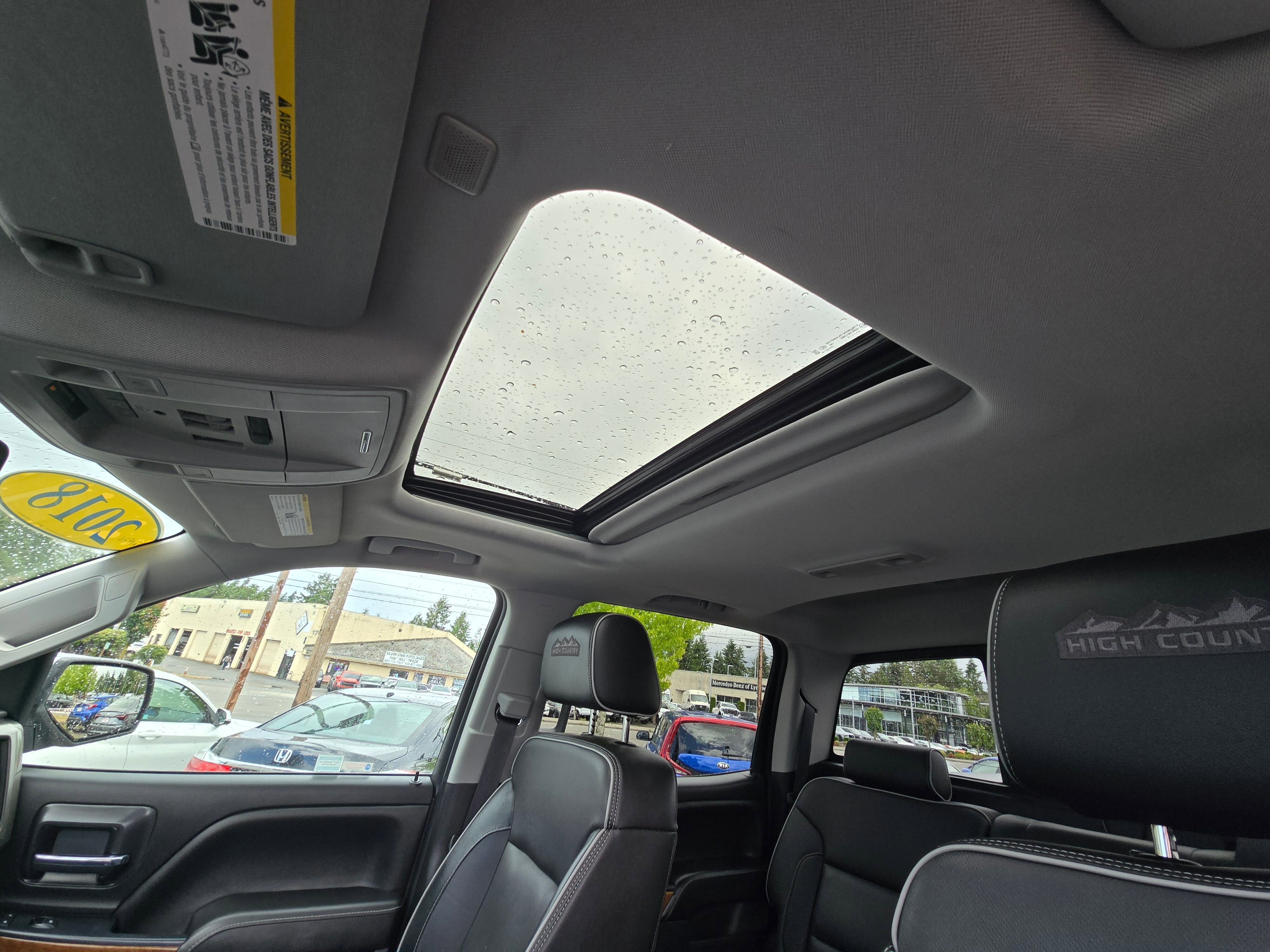 Used 2018 IRIDESCENT PEARL TRICOAT Chevrolet High Country image 23