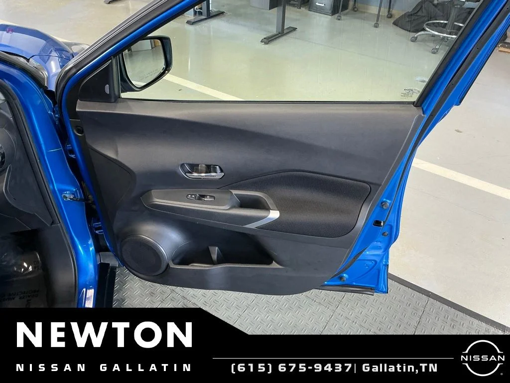 Used 2023 Electric Blue Metallic/Super Black Nissan SV image 35