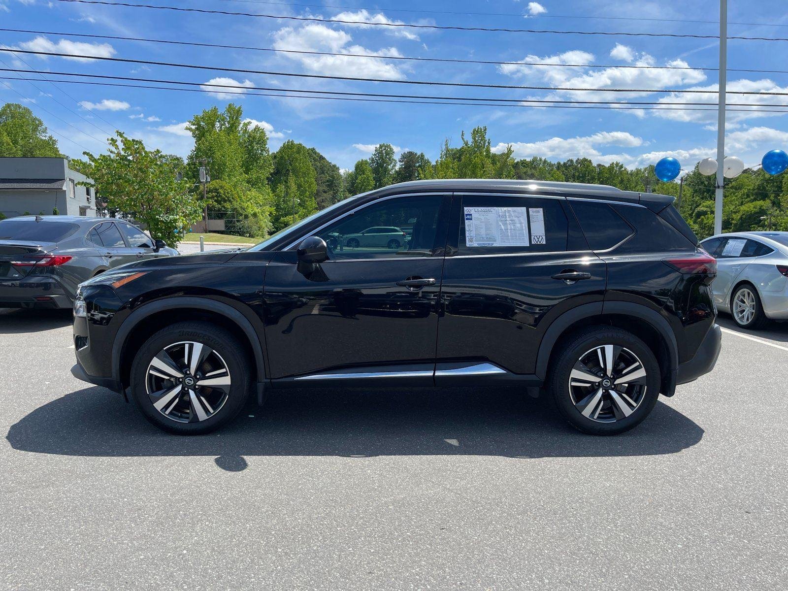 Used 2021 Super Black Nissan SL image 2