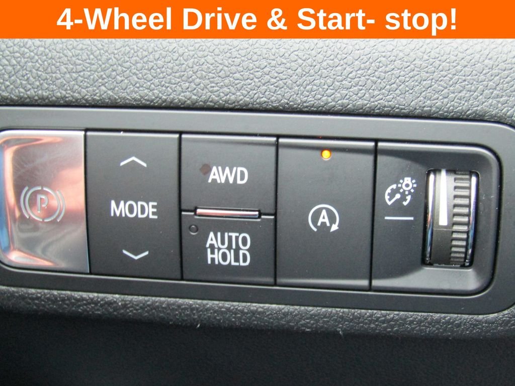 Used 2025 White GMC Elevation image 8