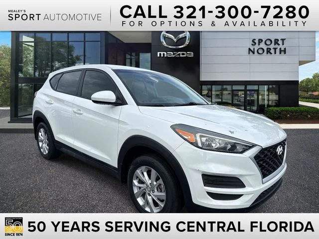 Used 2020 White Hyundai SE image 1