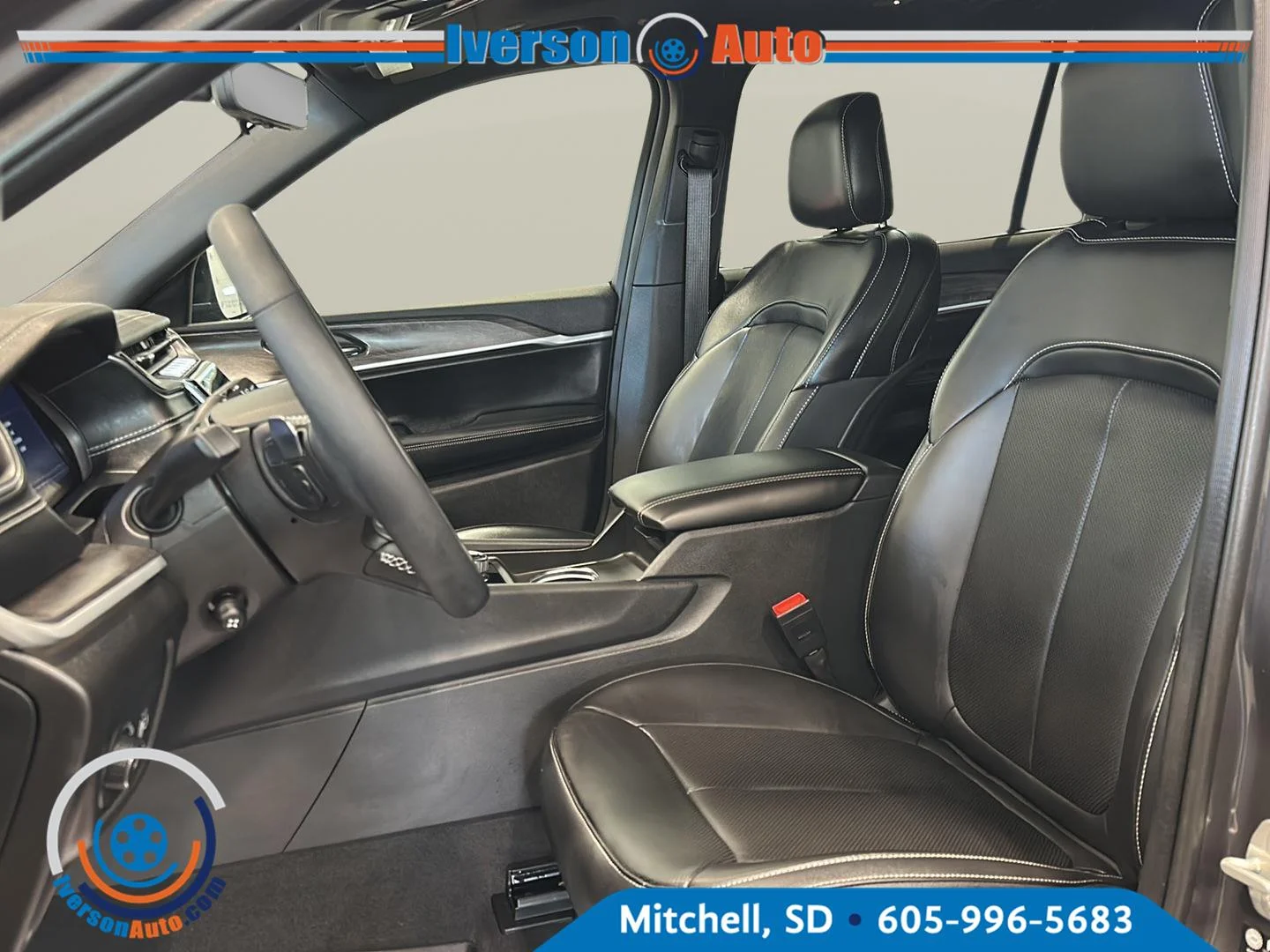 Used 2024 Baltic Gray Metallic Clearcoat Jeep Limited image 15