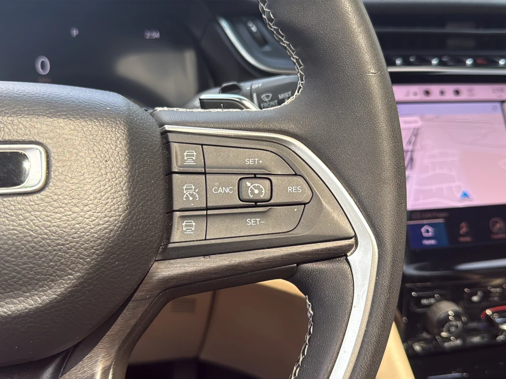 Used 2023 White Jeep Limited image 16