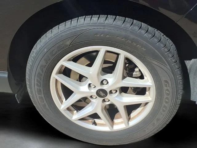 Used 2024  Ford SEL image 28