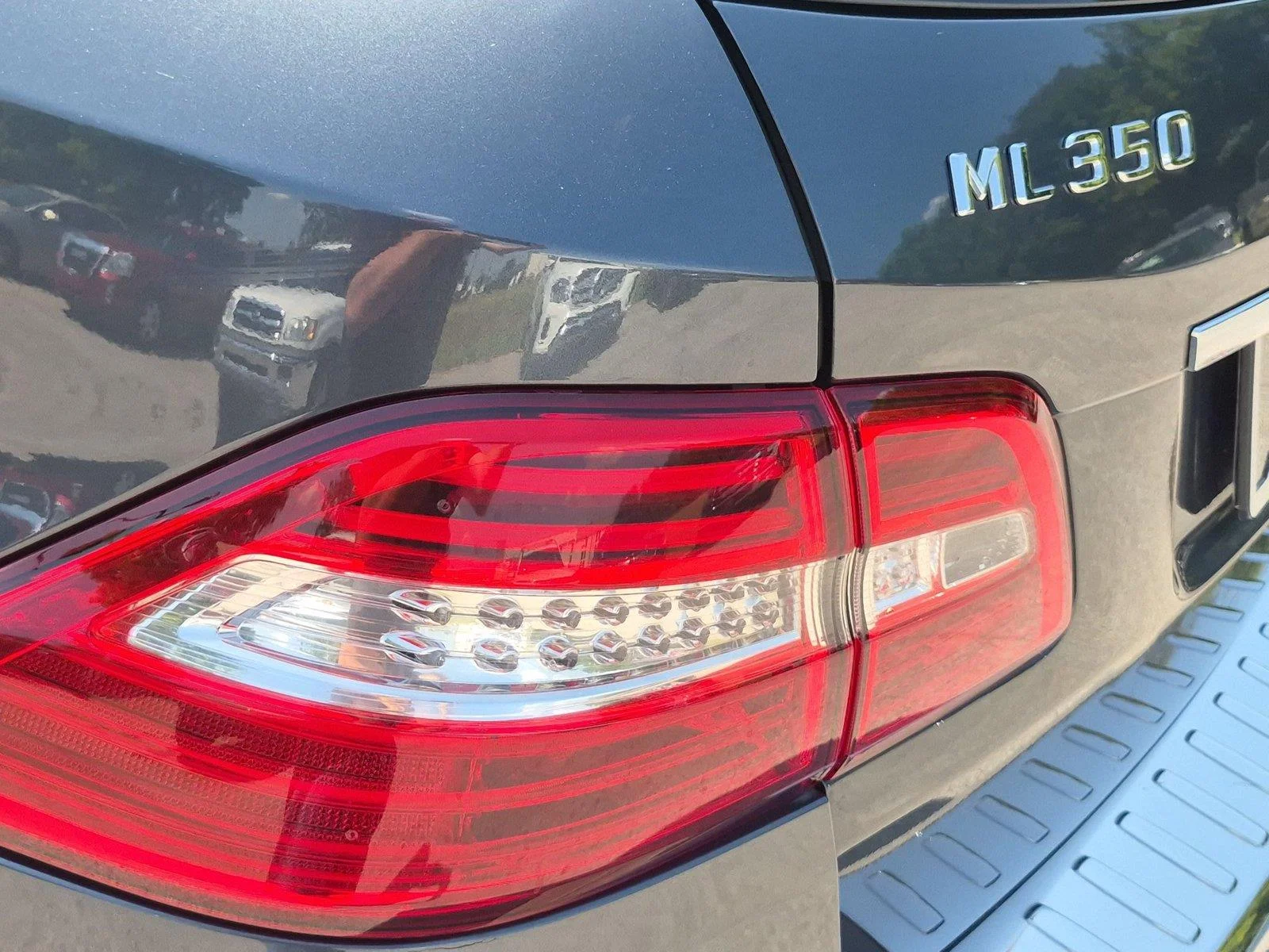 Used 2015 Steel Gray Metallic Mercedes-Benz ML 350 image 12