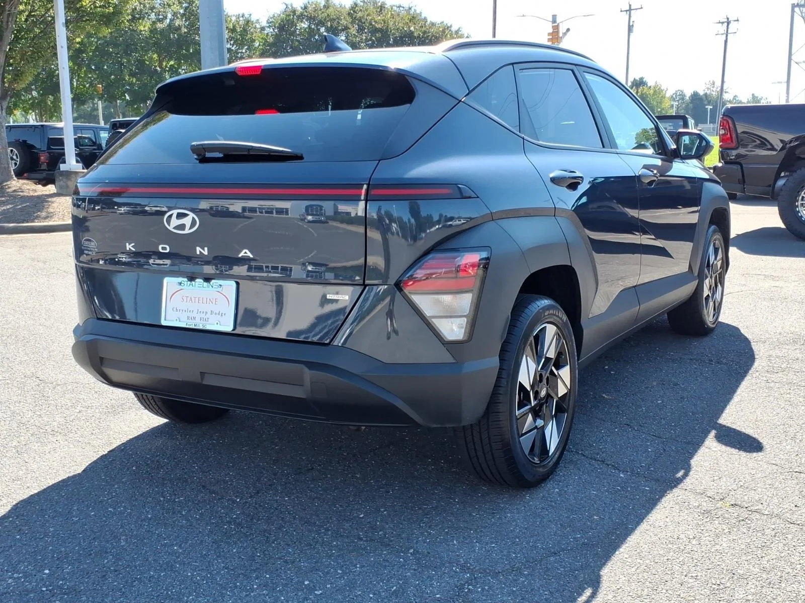 Used 2025 Denim Blue Hyundai SEL image 2