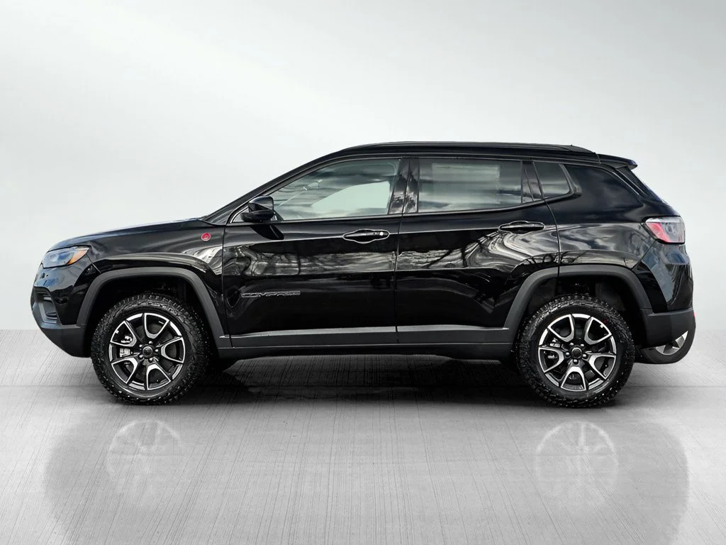 2026 Jeep Compass Trailhawk - Photo 4