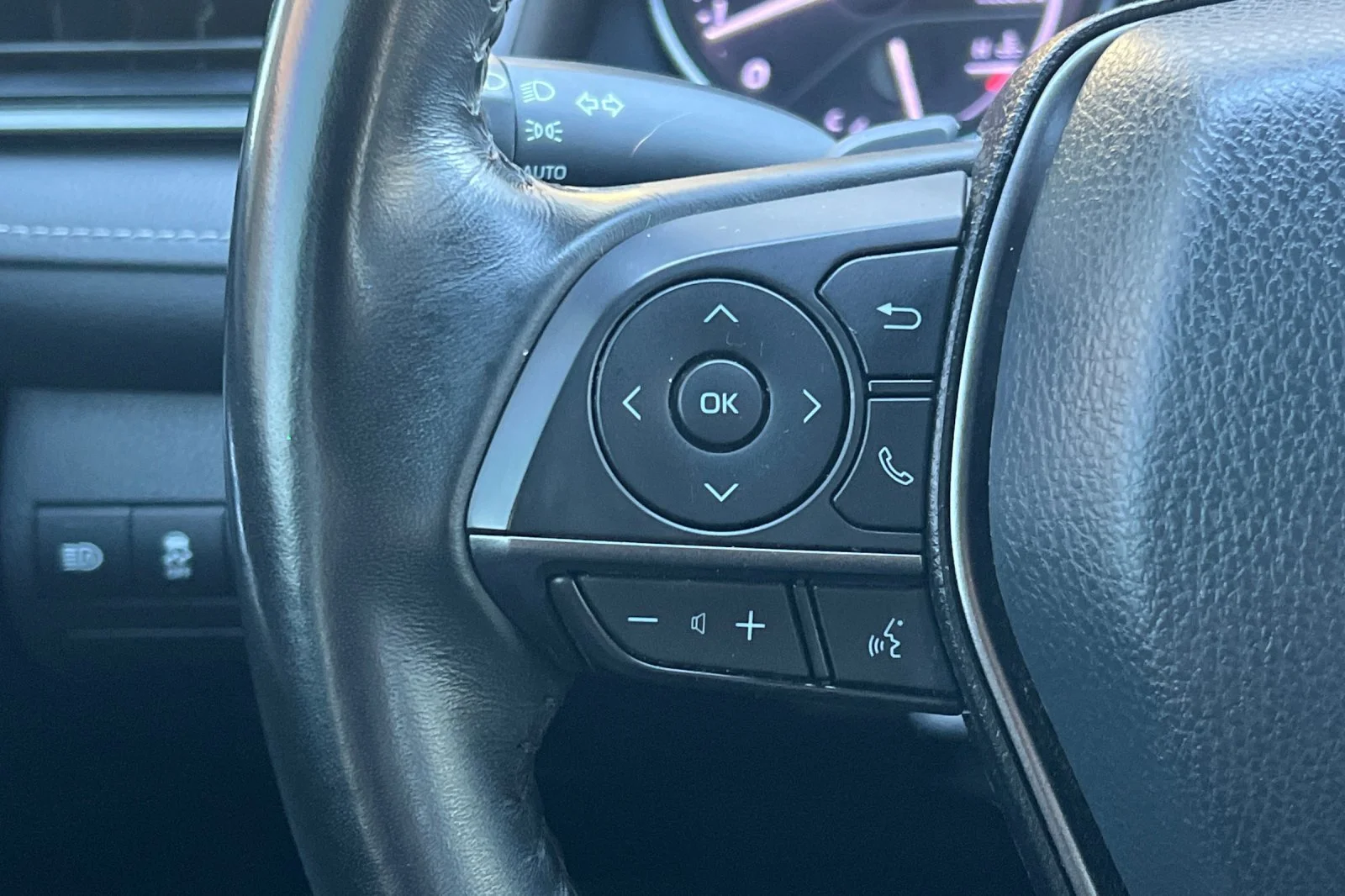 Used 2022 Midnight Black Metallic Toyota SE image 23