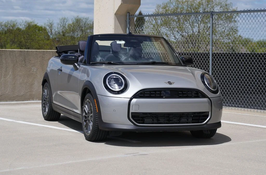 2026 MINI Convertible Cooper Signature's photo