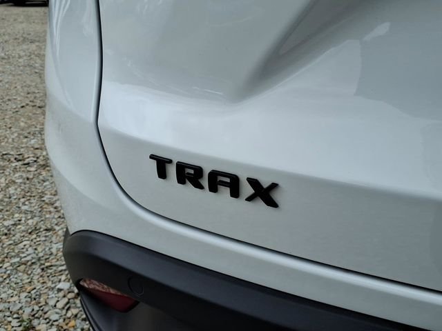 Used 2025 White Chevrolet 2RS image 40