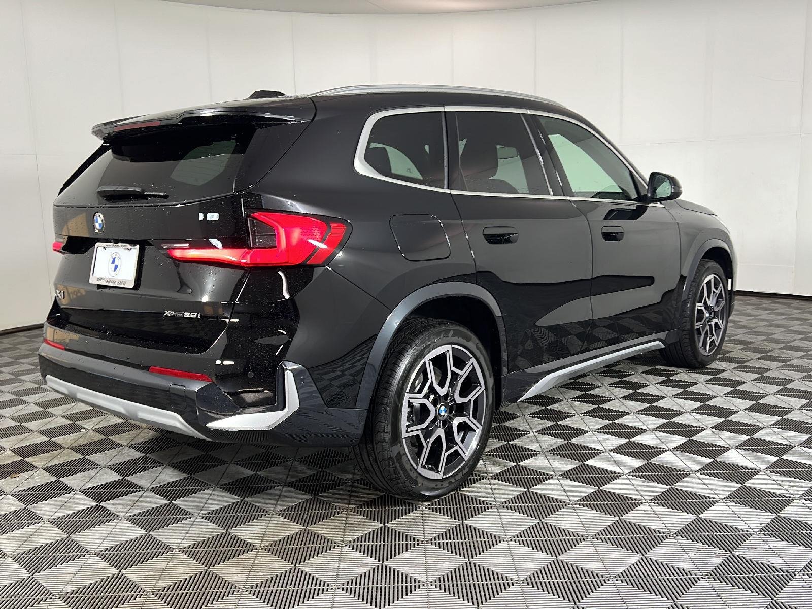New 2027 Jet Black BMW xDrive28i image 7