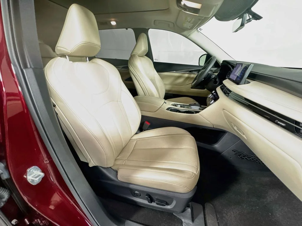 Certified Used 2023 Red INFINITI LUXE image 40