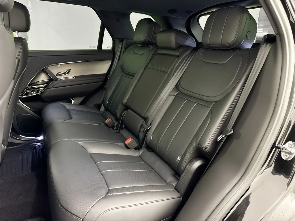 New 2026 Santorini Black Land Rover SE image 25